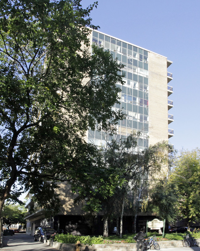 Sherwood Tower in Toronto, ON - Building Photo - Building Photo