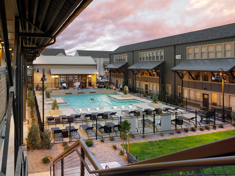 The Arrow Townhomes & Flats in Bozeman, MT - Foto de edificio