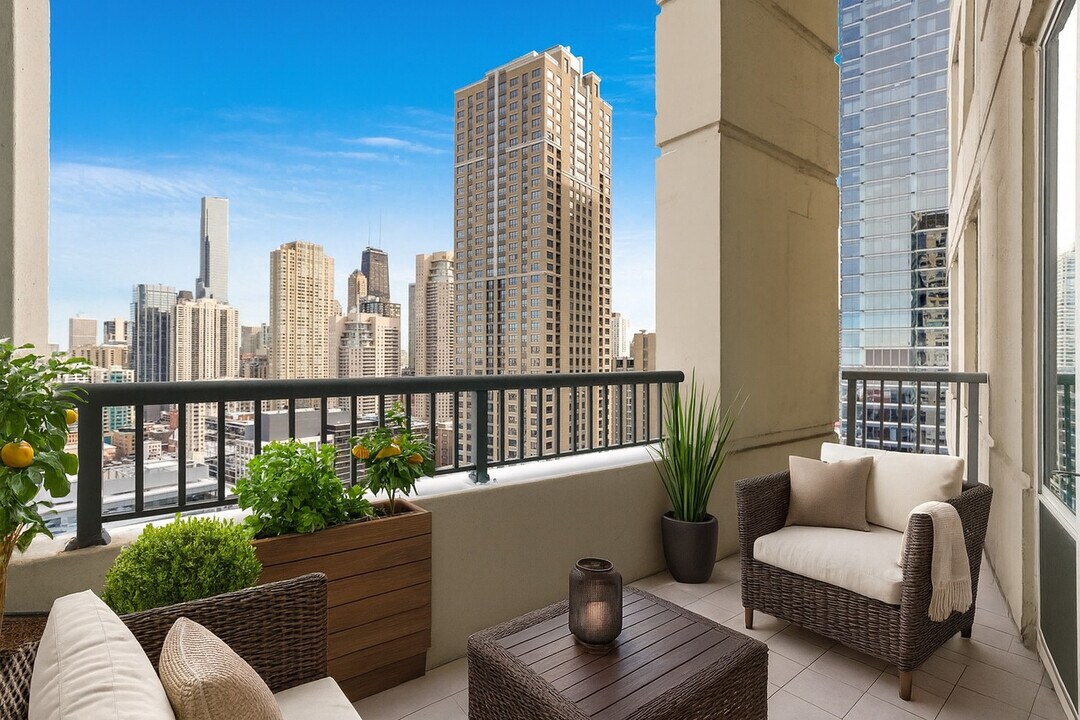 345 N La Salle Dr, Unit 3002 in Chicago, IL - Foto de edificio