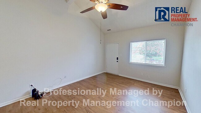 104 N Onsville Pl in Jacksonville, NC - Foto de edificio - Building Photo