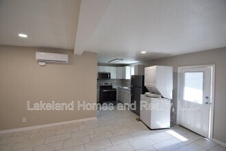 527 Garden Dr N in Lakeland, FL - Building Photo - Building Photo