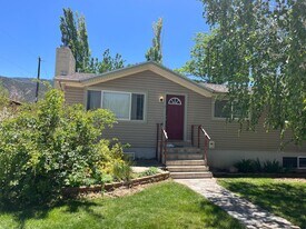 2 E Robbers Roost Rd in Cedar City, UT - Building Photo