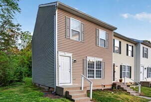 9434 Inaugural Dr in King George, VA - Building Photo