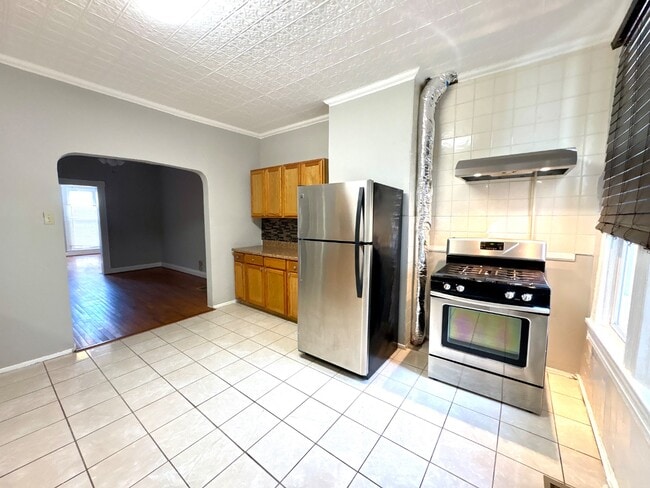 2507 W Fayette St in Baltimore, MD - Building Photo - Building Photo