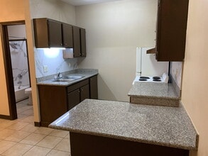 226 Cherry St in Levelland, TX - Building Photo - Building Photo