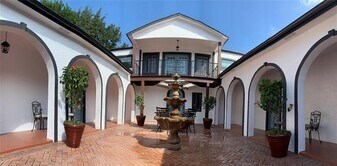 1004 W 2nd Ave in Corsicana, TX - Building Photo