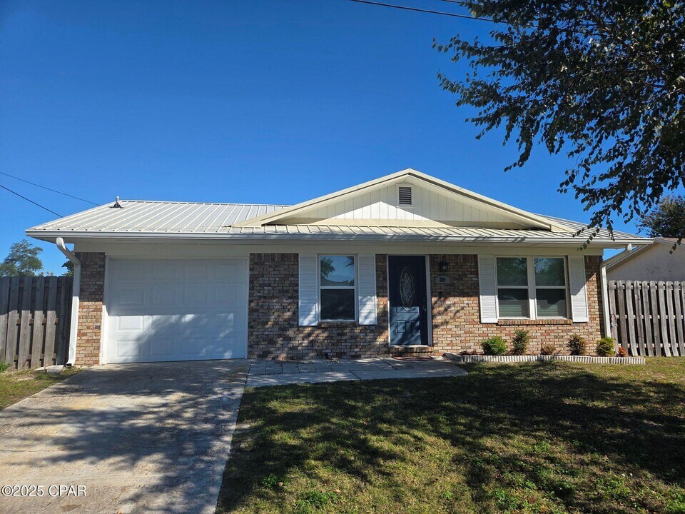 209 S Maryella Ave in Panama City, FL - Building Photo