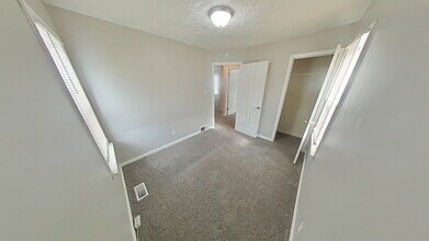 22819 Nagel St in Warren, MI - Building Photo - Building Photo