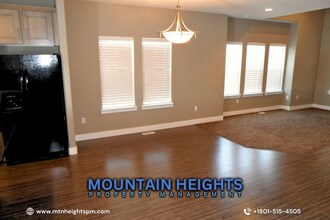 954 Delorean Ln in Midvale, UT - Building Photo - Building Photo