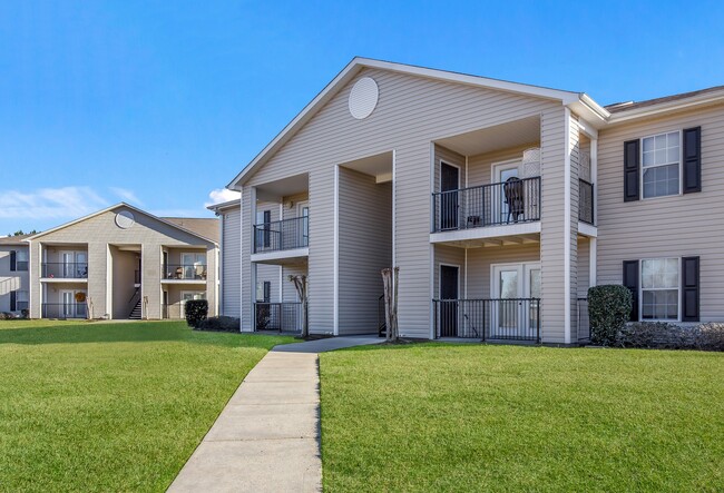 Park Pines Apartments in Hattiesburg, MS - Building Photo - Building Photo