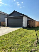 1735 W Stroker Rd in Crosby, TX - Building Photo - Building Photo