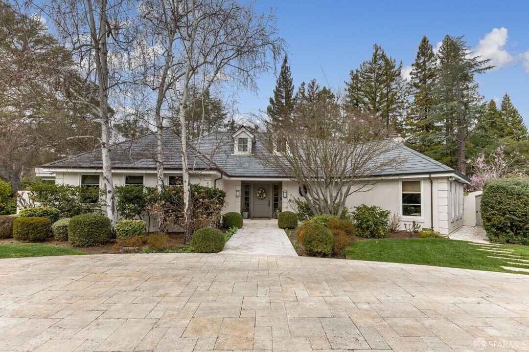 134 Tuscaloosa Ave in Atherton, CA - Building Photo