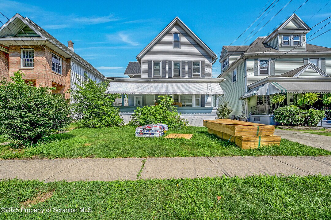 2528 Boulevard Ave in Scranton, PA - Building Photo