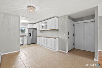 35 Carillon Dr in Rocky Hill, CT - Building Photo - Building Photo