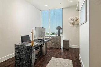 7901 Windrose Ave. in Plano, TX - Foto de edificio - Building Photo