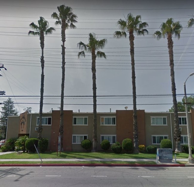 Las Palmas in Pacoima, CA - Foto de edificio - Building Photo