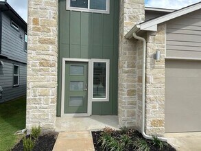 548 Wilshire Rd in San Marcos, TX - Building Photo - Building Photo