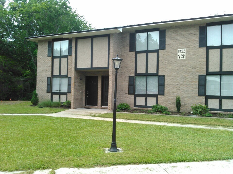 5807 Butler Dr in Panama City, FL - Building Photo