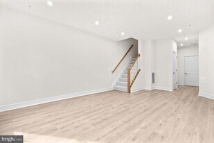 21843 Beckhorn Sta Ter in Ashburn, VA - Building Photo