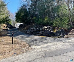 121 S Main St in Plymouth, CT - Building Photo