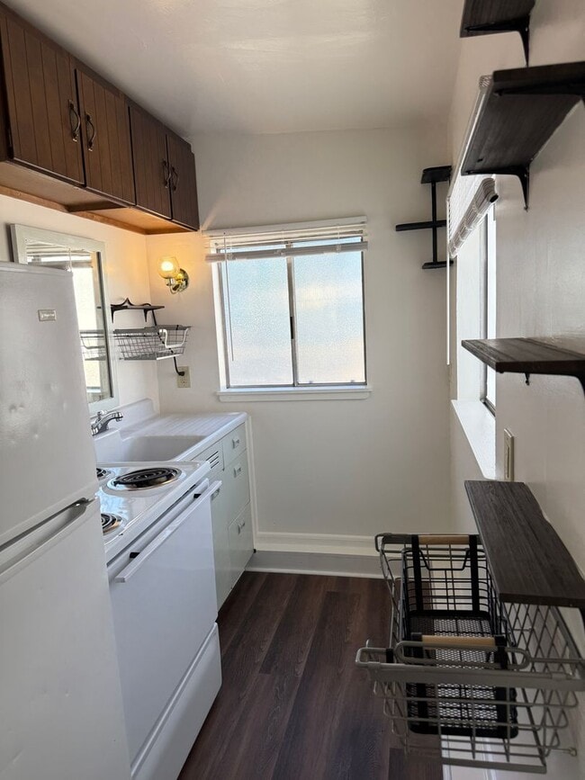 property at 1224 E St