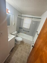 9157 Bel Cour Dr in St. Louis, MO - Building Photo - Building Photo