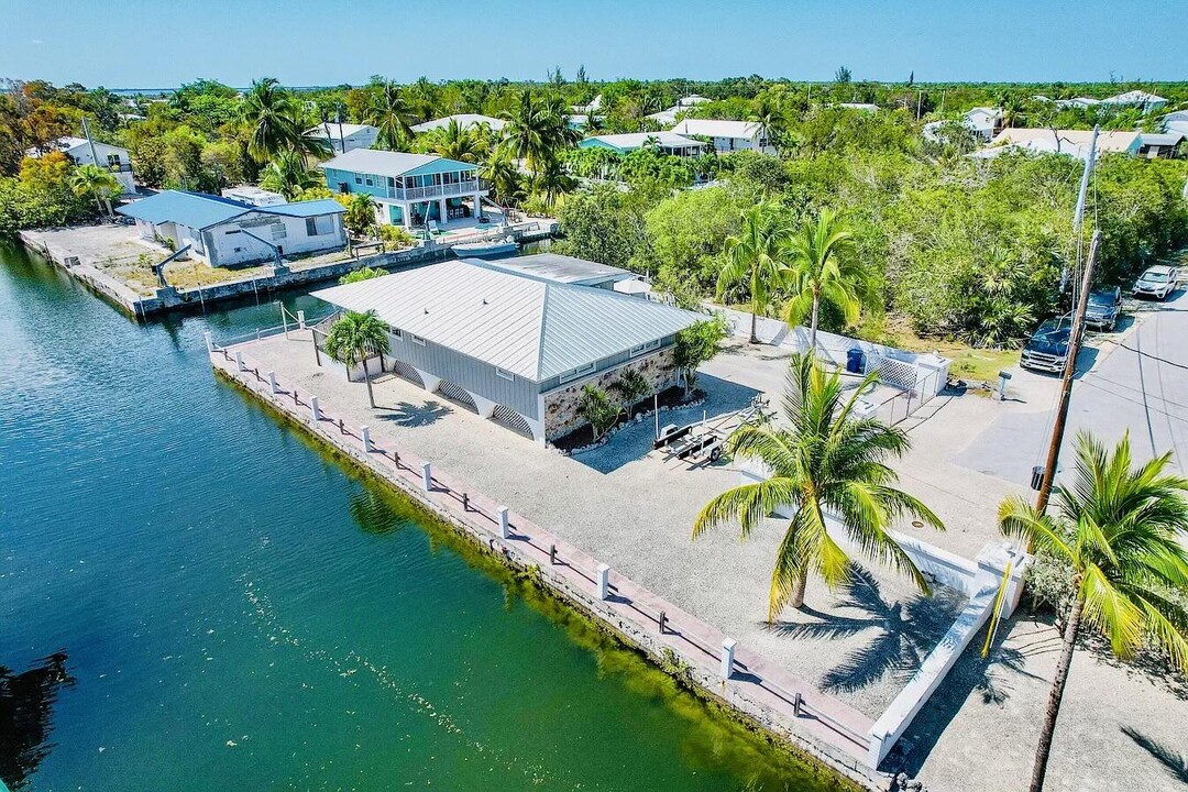 1540 Lantana Ln in Big Pine Key, FL - Foto de edificio