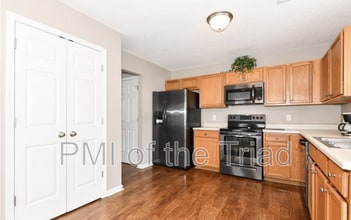 116 Breezeway Ln in Greensboro, NC - Building Photo - Building Photo