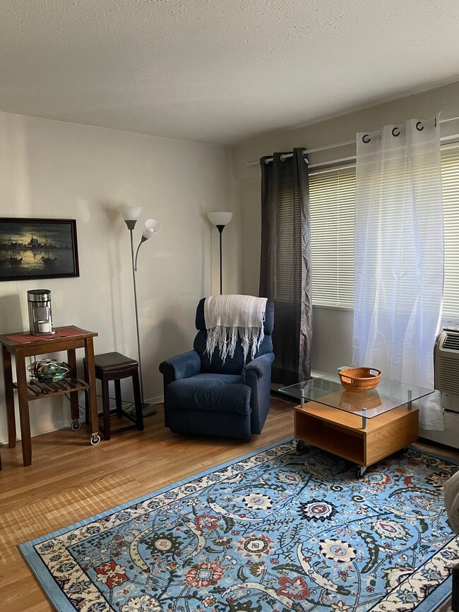 property at 2101 Chestnut St