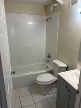 1153 Lake Victoria Dr, Unit B in Royal Palm Beach, FL - Building Photo - Building Photo