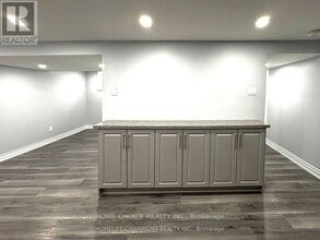 32 Warnsworth St in Toronto, ON - Building Photo - Building Photo