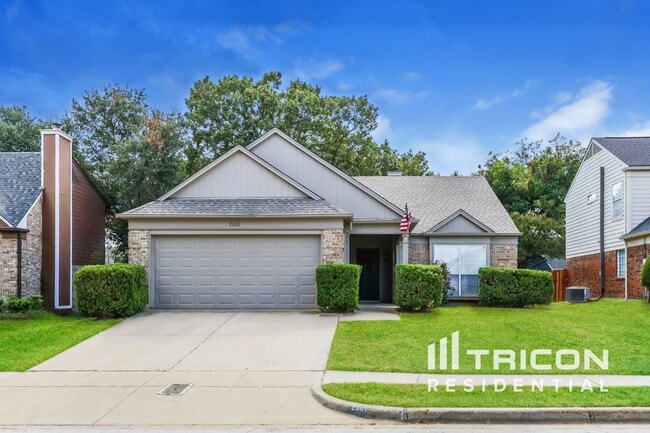 property at 2601 Country Creek Ln