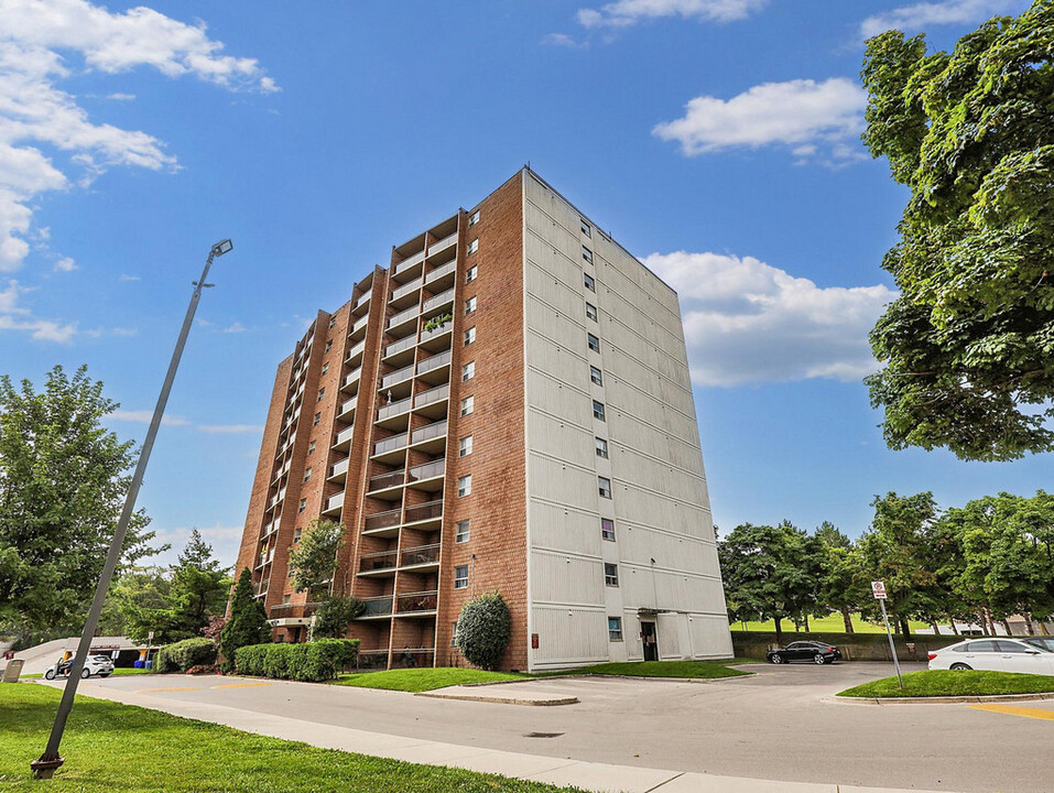 Highland Park Apartments I/II in London, ON - Building Photo