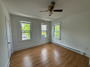 1046 Northampton St in Easton, PA - Building Photo - Building Photo