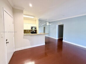 801 NE 199th St in Miami, FL - Building Photo - Building Photo