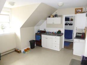 503 Cumberland Ave in Portland, ME - Building Photo - Interior Photo