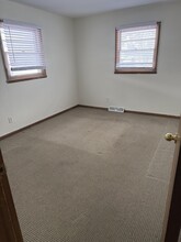 1502-1504 Douglas Ct, Unit 1504 in Belvidere, IL - Building Photo - Building Photo