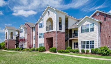 3390 N Lumpkin Rd in Columbus, GA - Foto de edificio - Building Photo