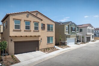 The Village in Menifee, CA - Foto de edificio - Building Photo