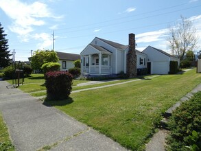 114 W 14th St in Port Angeles, WA - Building Photo - Building Photo