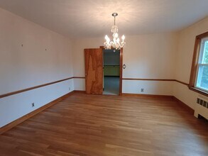 77 Forest St, Unit 2 in Medford, MA - Building Photo - Building Photo