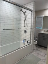 835 N Raymond Ave in Pasadena, CA - Foto de edificio - Building Photo