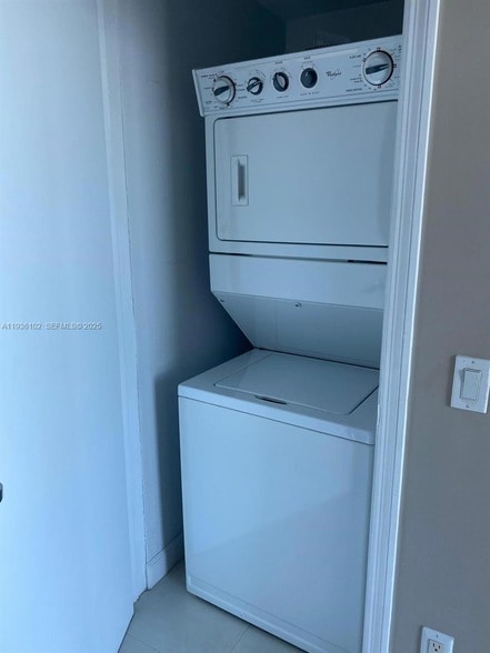 60 SW 13th St, Unit 1603 in Miami, FL - Building Photo - Building Photo