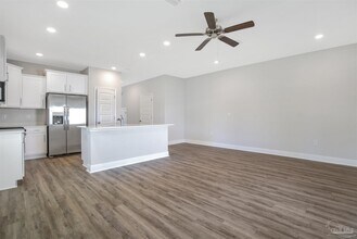 7104 Cedar Grv Wy in Pensacola, FL - Building Photo - Building Photo
