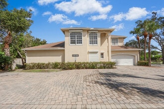 479 Tequesta Dr in Jupiter, FL - Building Photo - Building Photo