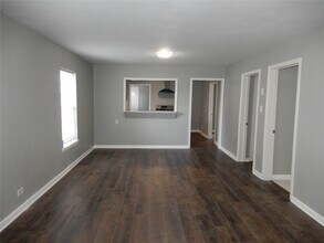 6814 Donlen St in Houston, TX - Building Photo - Building Photo