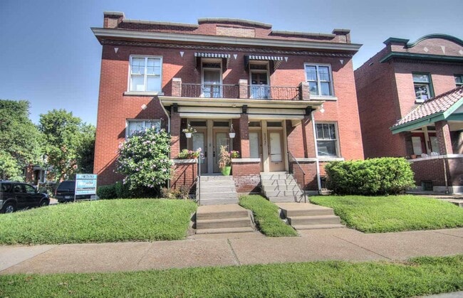 property at 3153 Magnolia Ave