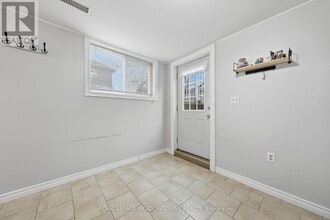 545 Hill St E in Fergus, ON - Building Photo - Building Photo