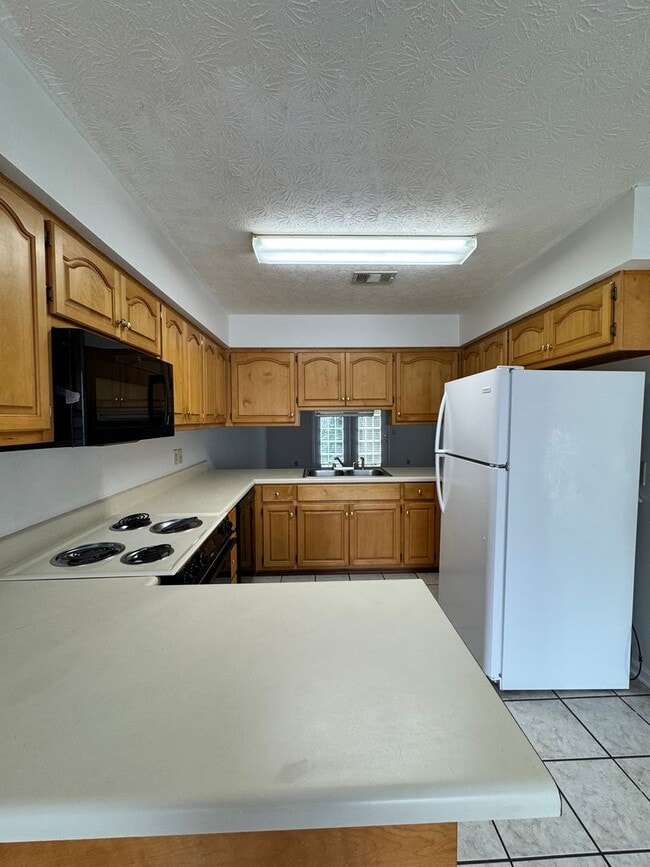 1967 Rosie St in Auburn, AL - Building Photo - Building Photo