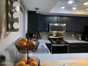 1402 E Jentilly Ln-Unit -104 in Tempe, AZ - Building Photo - Building Photo